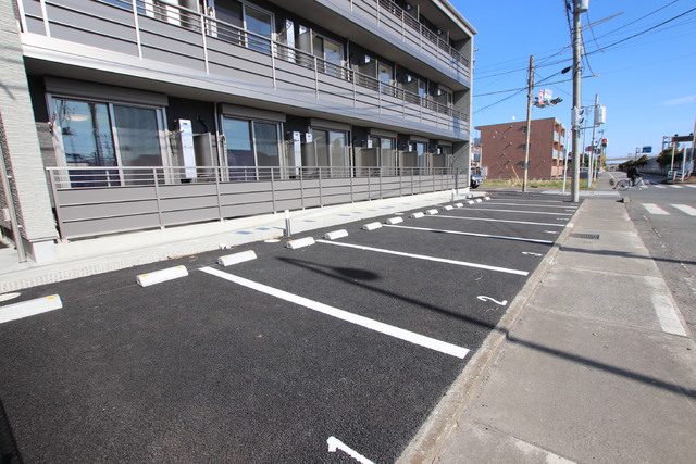 駐車場　敷地内駐車場（要空き確認）