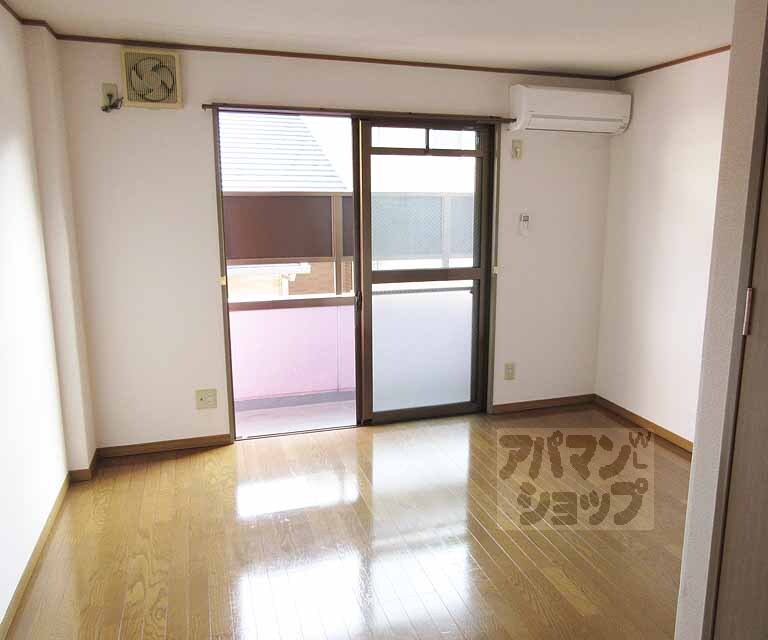 居室・リビング　日当りの良いお部屋です！