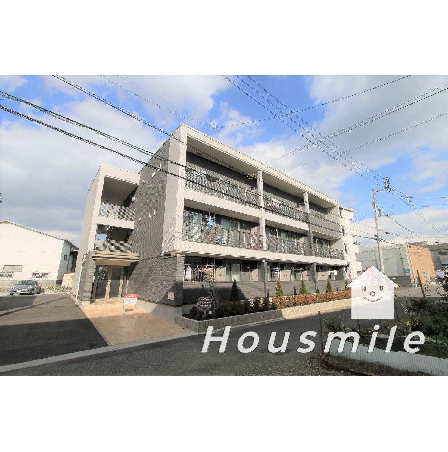 建物外観　オートロック対応マンション