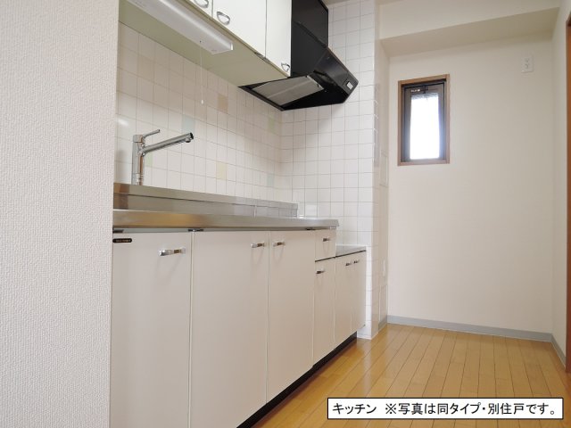 キッチン　広々使える快適な調理スペースです♪