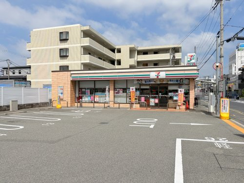コンビニ　セブンイレブン池田城南3丁目店（コンビニ）まで824m