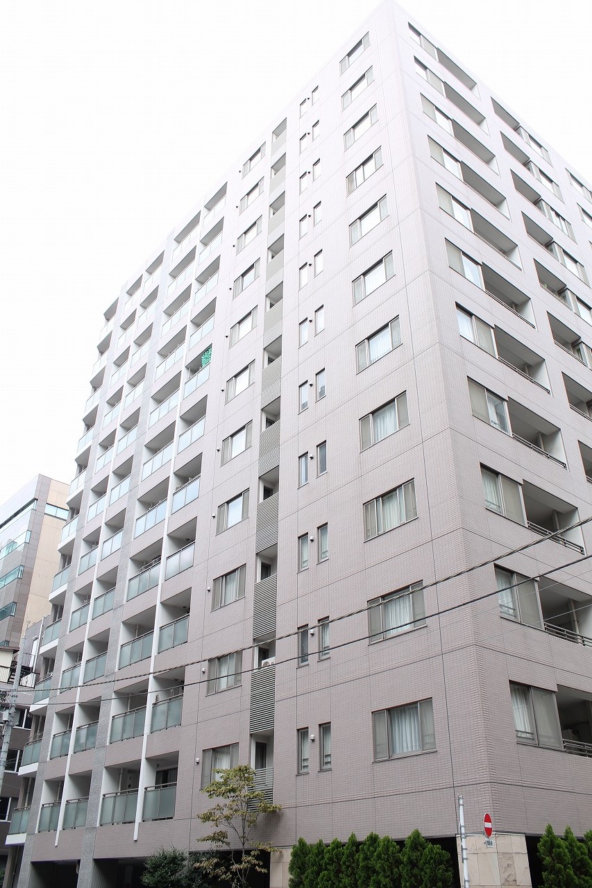 建物外観　小伝馬町駅から徒歩3分！