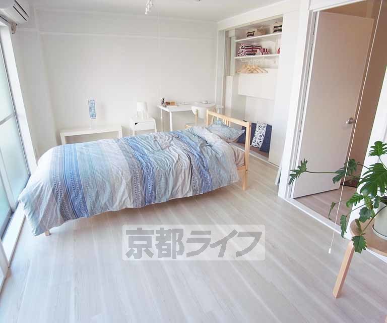 アイビープレイス嵐山の居間写真