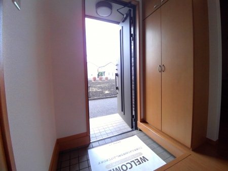 玄関　シューズボックス付きの玄関です。