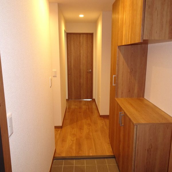 玄関　（別タイプ参考写真）クレイン西日暮里　荒川区西日暮里3