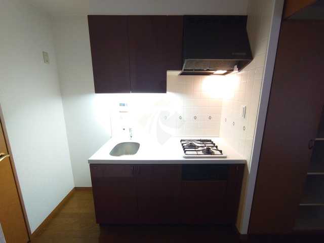 キッチン　別部屋の参考写真になります。