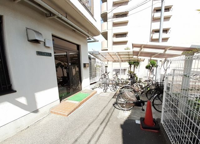 アイリスハイツ1号館の外観写真