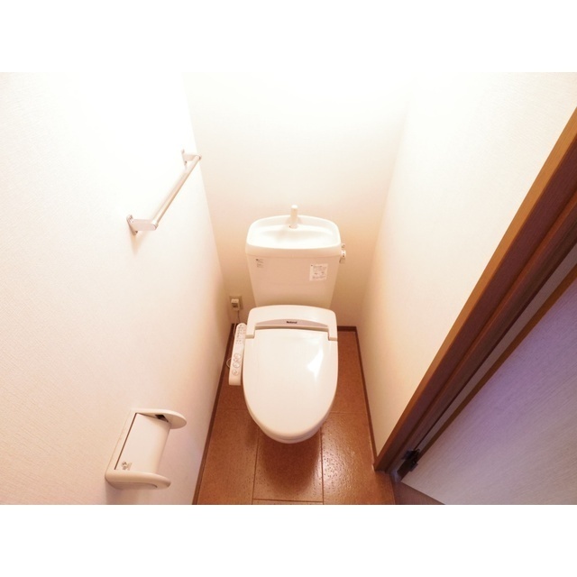 リビング瀬原田のトイレ写真