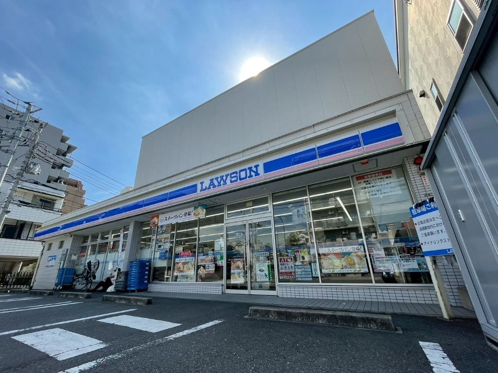 コンビニ　ローソン 綾瀬中央通り店（コンビニ）まで124m