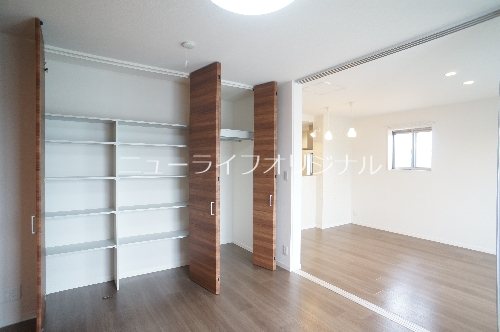 収納　収納は天井まで高さのある大型クローゼット仕様☆