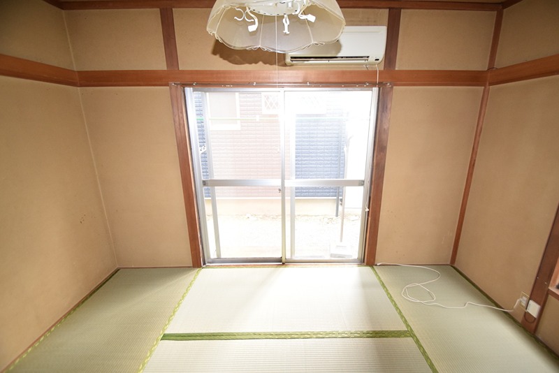 二見アパートの居間写真