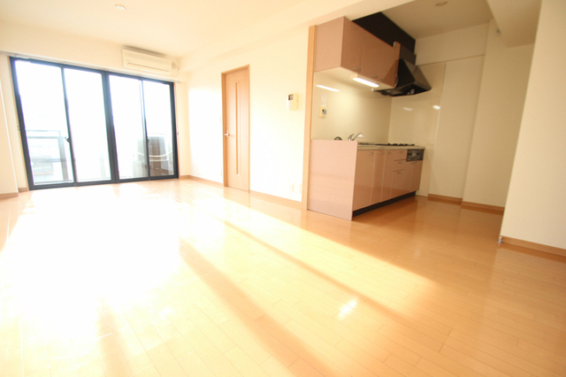 居室・リビング　※他のお部屋の参考写真です