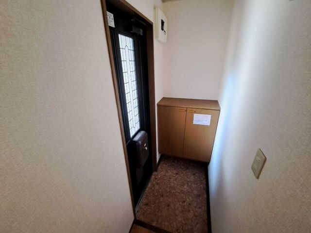 ＪＲ上越線 井野駅 徒歩10分 2階建 築32年の玄関写真