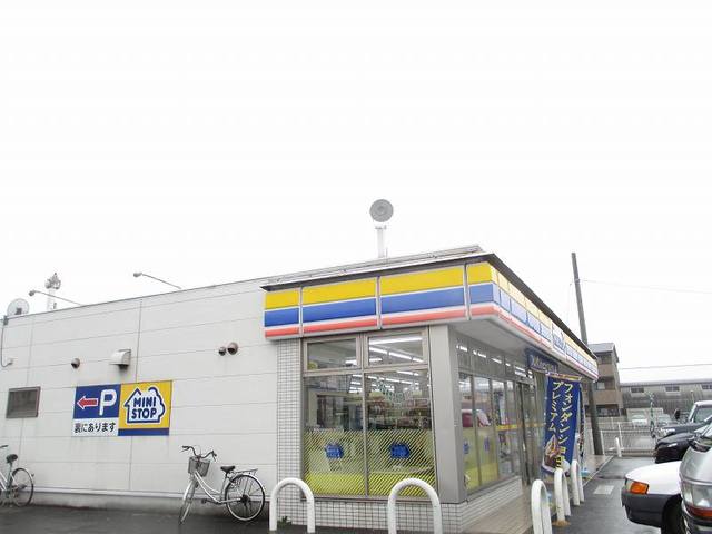コンビニ　ミニストップ（コンビニ）まで470m
