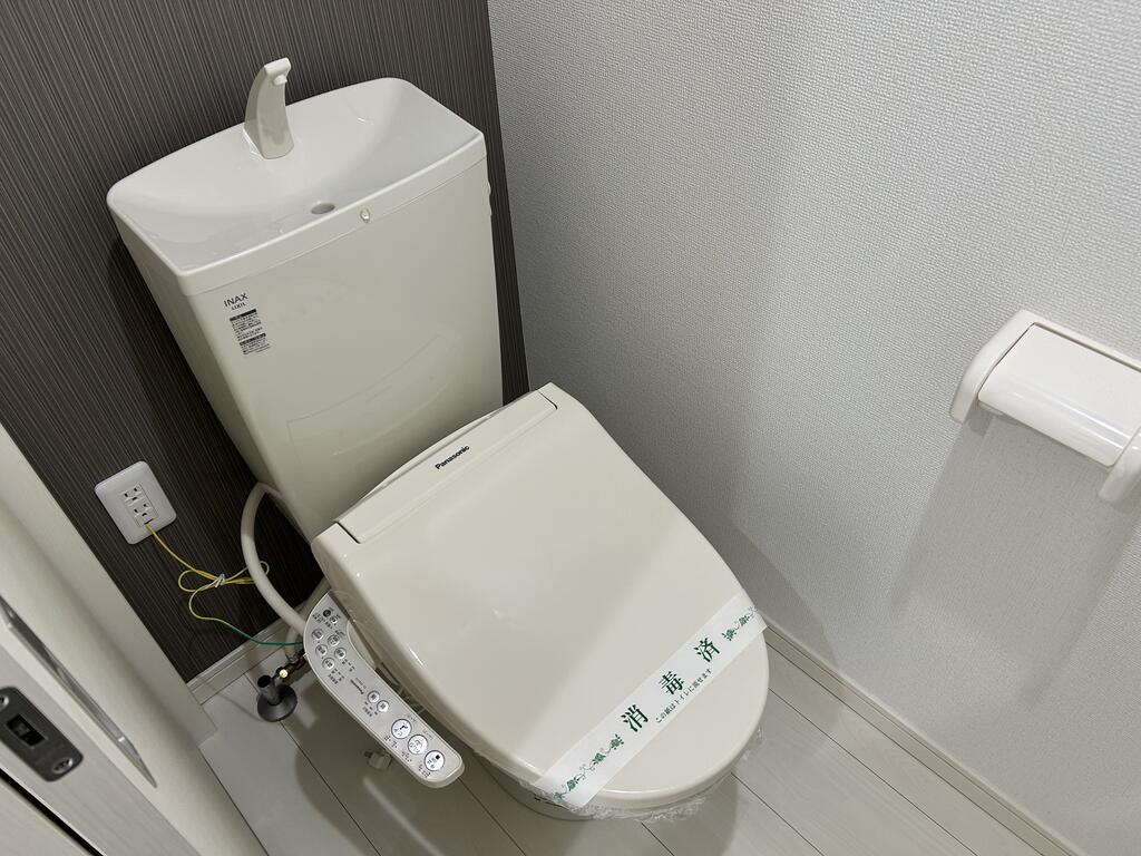 トイレ　温水洗浄便座