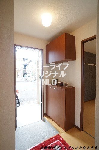 玄関　シューズボックス付きの玄関です☆