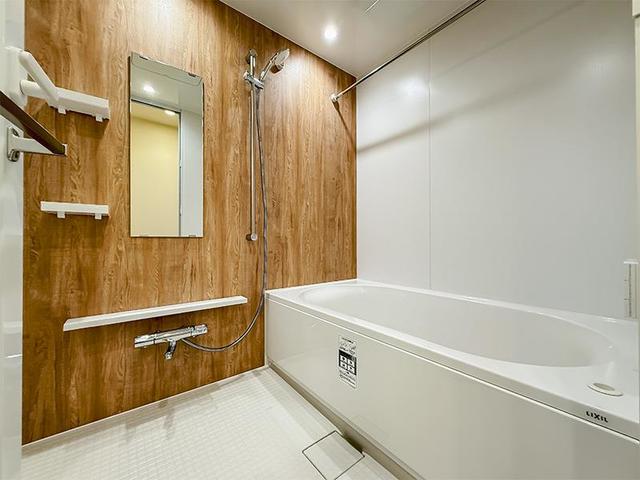 バス・シャワールーム　※写真は同タイプ住戸です。