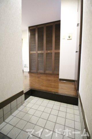 ダイアパレス泉が丘通りの玄関写真