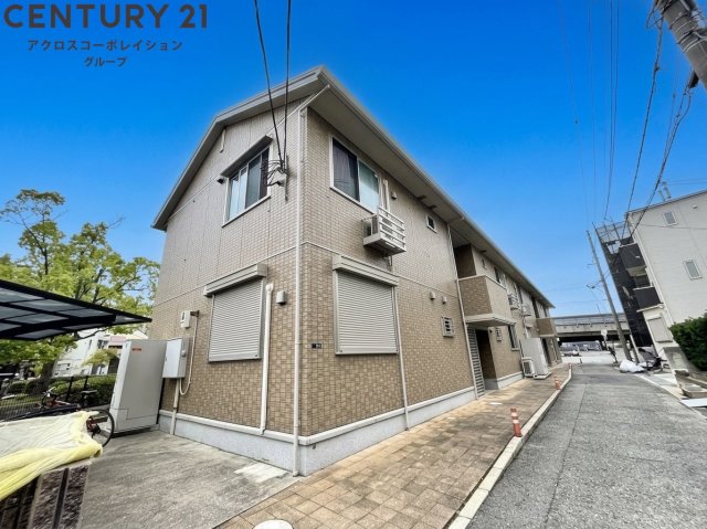 建物外観　うれしい無料駐車場付き！