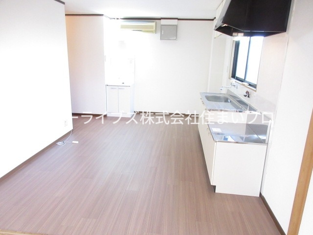 大久保大喜マンションの居間写真