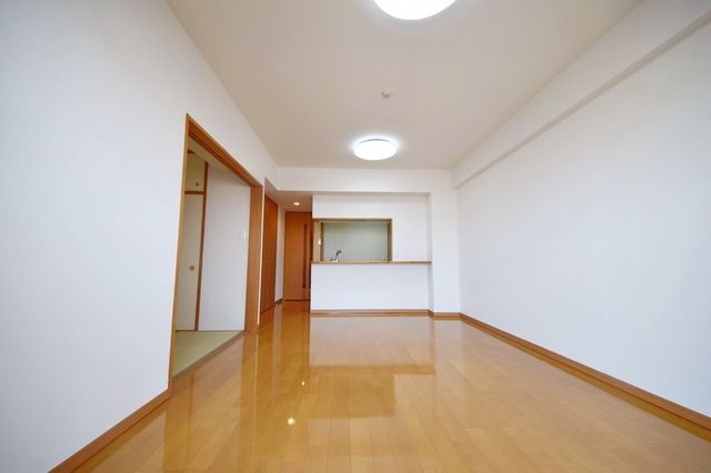 都営三田線 板橋区役所前駅 徒歩2分 14階建 築21年の居間写真