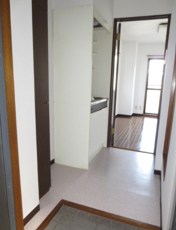 玄関　※別部屋参考写真