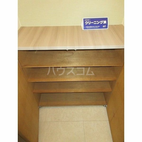 【名古屋市名東区社台のマンションの玄関】