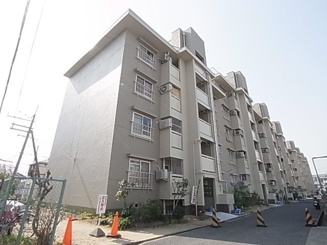 【神戸市長田区五位ノ池町のマンションの建物外観】