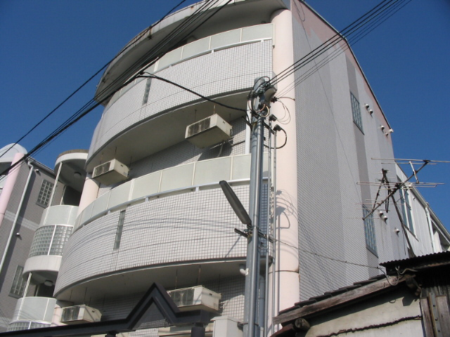 大和郡山市北大工町のマンションの建物外観