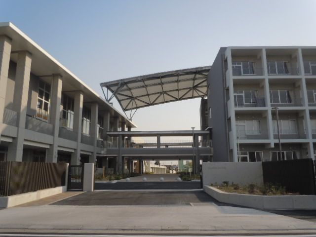 【尾張旭市北山町北新田のマンションの中学校】