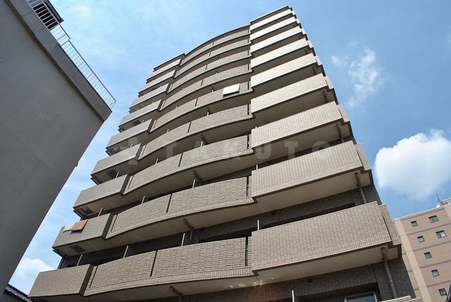 京都市中京区鍛冶町のマンションの建物外観