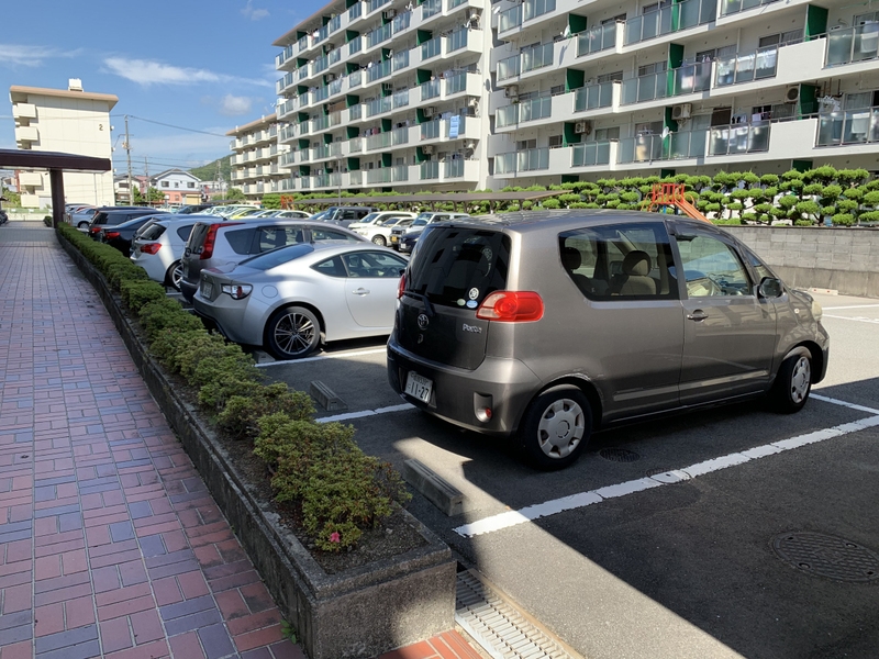 【姫路市増位新町のマンションの駐車場】