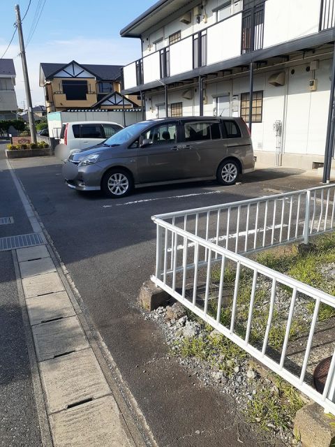 【八街市文違のアパートの駐車場】