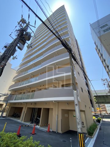 【セレニテ桜川駅前プリエの建物外観】