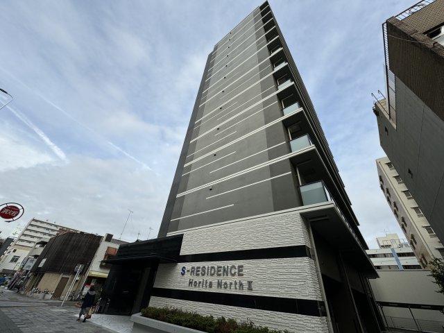 【FR2ヵ月CP☆S-RESIDENCE堀田NorthIIの建物外観】