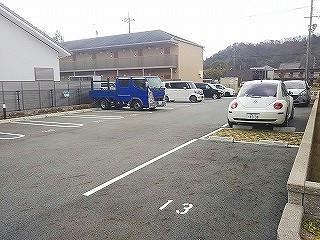 【クレイノエルポルトクラシオンの駐車場】