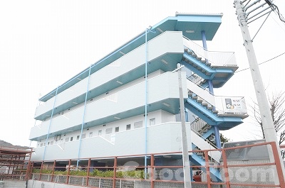 小松島市中田町のマンションの建物外観