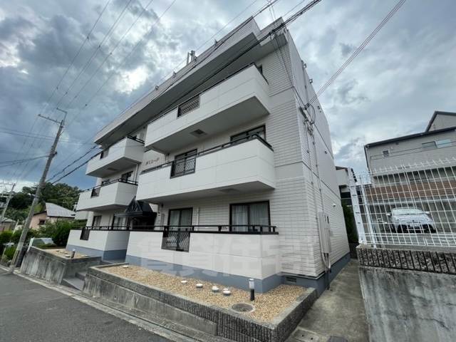 高槻市岡本町のマンションの建物外観