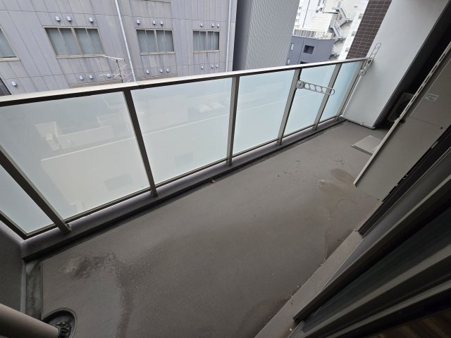 【名古屋市中区丸の内のマンションのバルコニー】