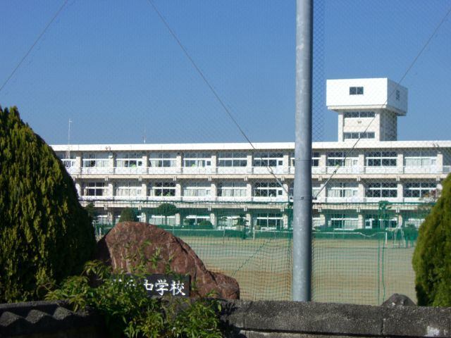 【ジョイフル伊勢の中学校】