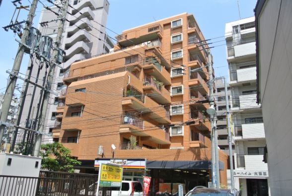 福岡市中央区黒門のマンションの建物外観