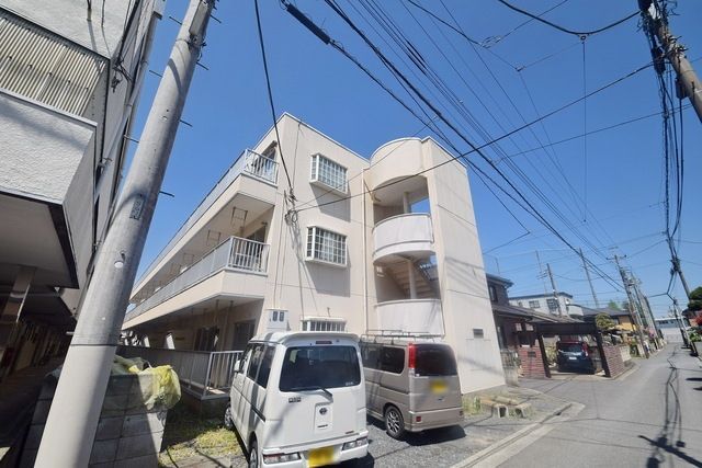 【川越市旭町のマンションの建物外観】