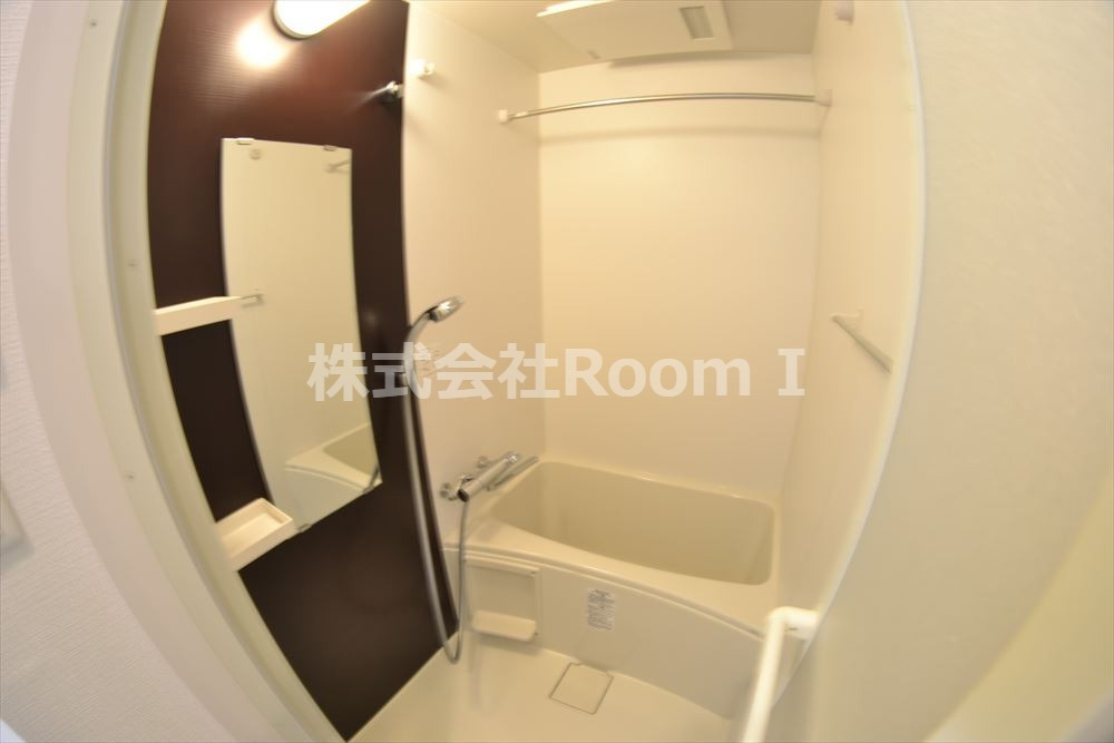 バス・シャワールーム　落ち着いた空間のお風呂です