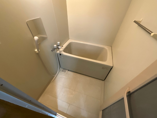 バス・シャワールーム　バス／シャワー