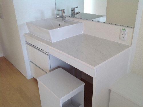 洗面設備　洗面の横にパウダースペースあります