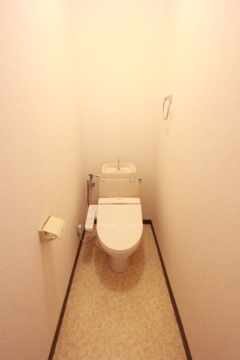 トイレ　温水洗浄便座（2017年交換済み）