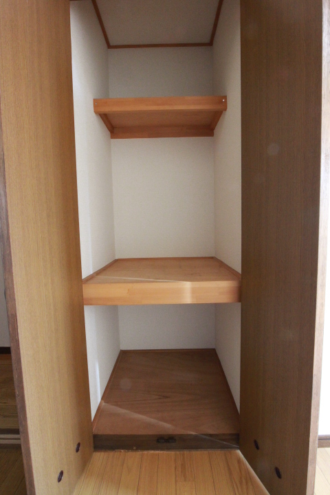 収納　洋室半間分収納