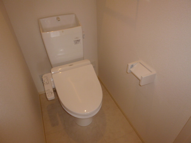 トイレ　温水洗浄便座