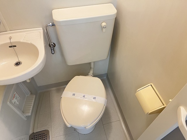 トイレ　お手入れ簡単ユニットバス