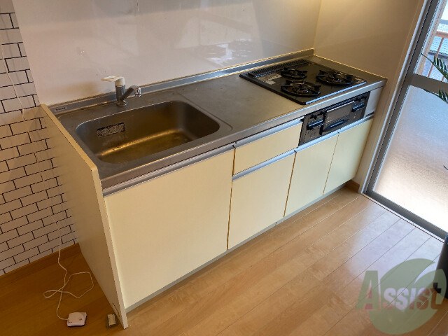 キッチン　調理スペースの広い、使いやすそうなキッチンですね